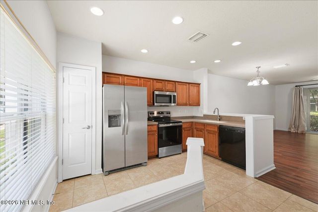 8125 SUMMER POINT Court, Jacksonville, FL 32256