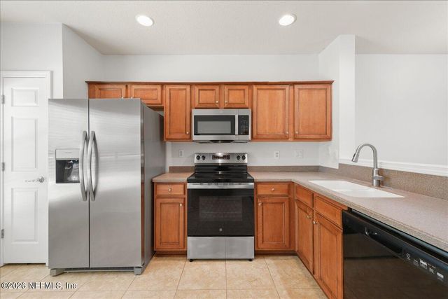 8125 SUMMER POINT Court, Jacksonville, FL 32256