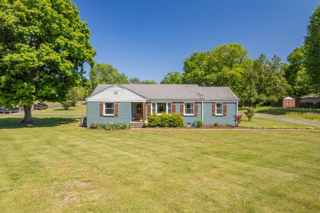 106 Carol Dr, Columbia, TN 38401