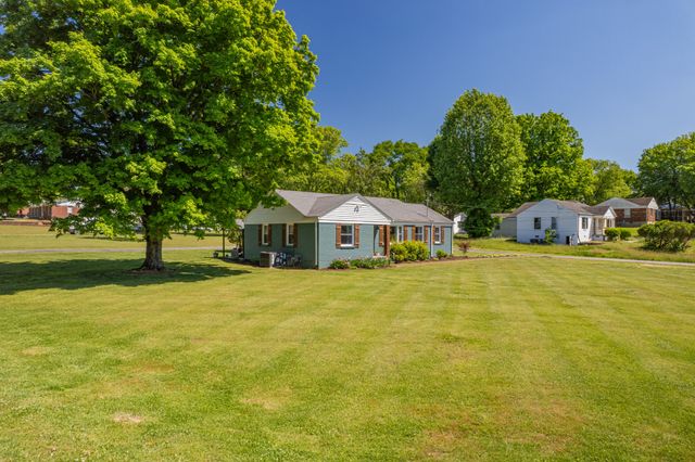 106 Carol Dr, Columbia, TN 38401