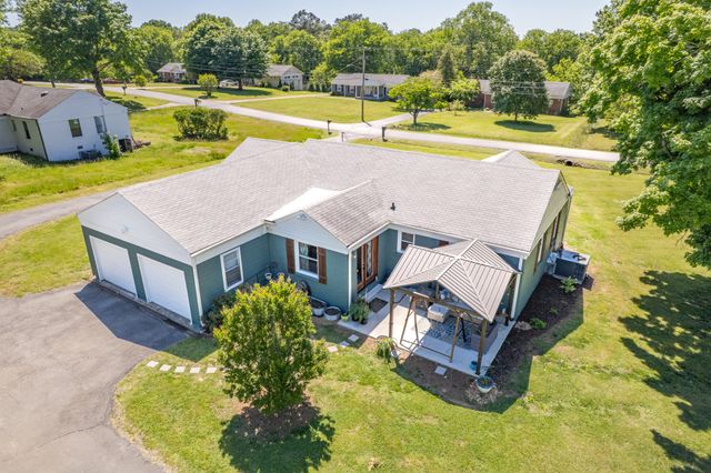 106 Carol Dr, Columbia, TN 38401