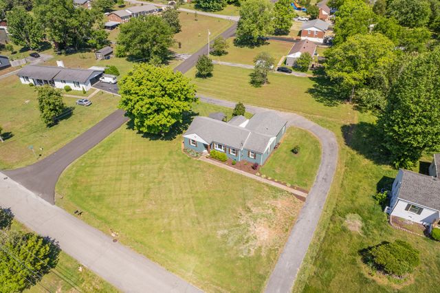 106 Carol Dr, Columbia, TN 38401