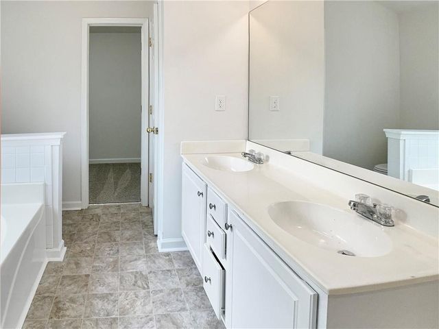 863 Langley View Court, Loganville, GA 30052