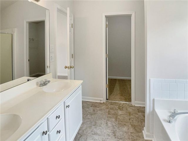 863 Langley View Court, Loganville, GA 30052