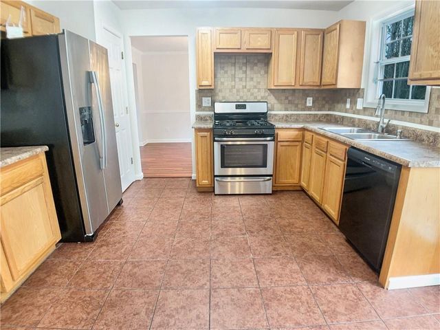 863 Langley View Court, Loganville, GA 30052