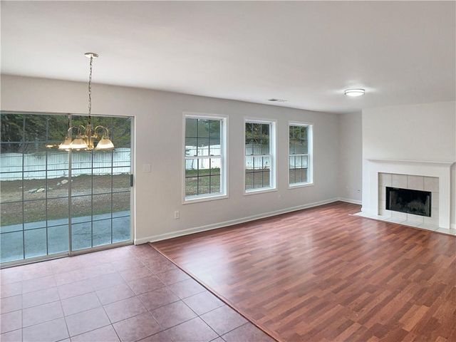 863 Langley View Court, Loganville, GA 30052