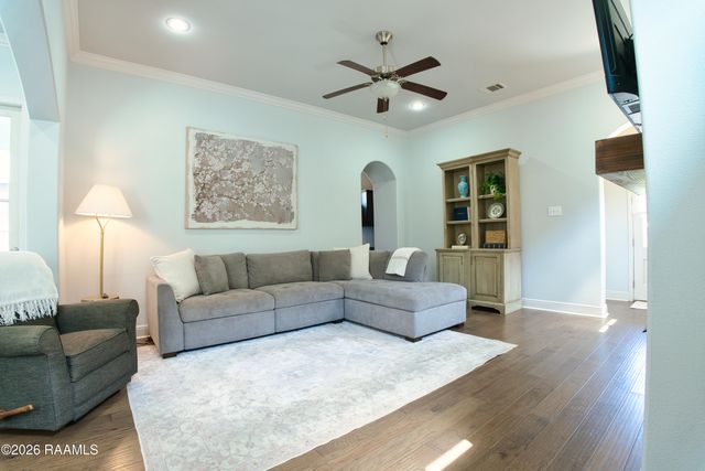 106 Pascalet Place, Lafayette, LA 70507