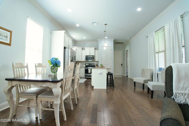106 Pascalet Place, Lafayette, LA 70507