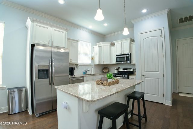 106 Pascalet Place, Lafayette, LA 70507