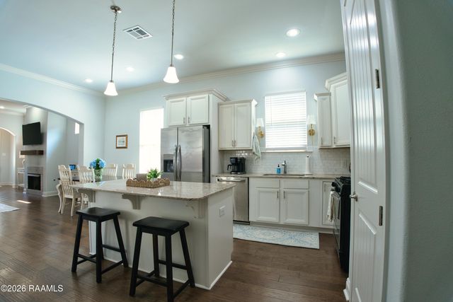 106 Pascalet Place, Lafayette, LA 70507