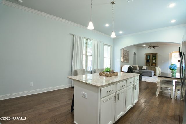 106 Pascalet Place, Lafayette, LA 70507