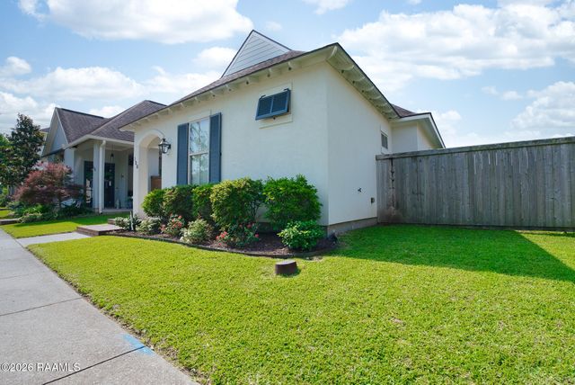 106 Pascalet Place, Lafayette, LA 70507