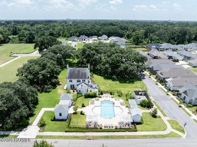 106 Pascalet Place, Lafayette, LA 70507