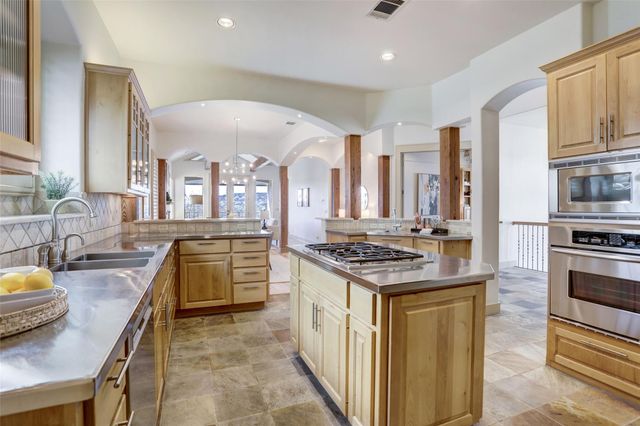 8546 Adirondack TRL 10, Austin, TX 78759