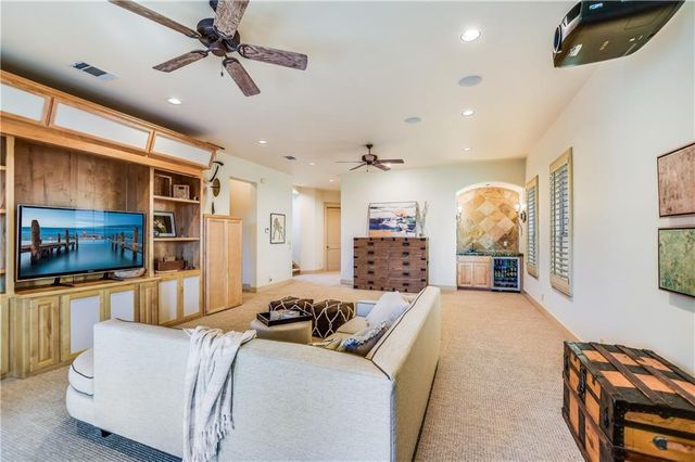 8546 Adirondack TRL 10, Austin, TX 78759