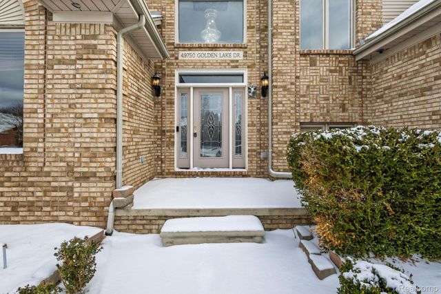 49750 Golden Lake Drive, Shelby Charter Township, MI 48315