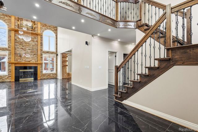 49750 Golden Lake Drive, Shelby Charter Township, MI 48315