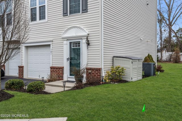 101 Spirit Way 301, Brick, NJ 08723