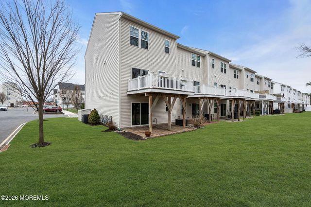 101 Spirit Way 301, Brick, NJ 08723