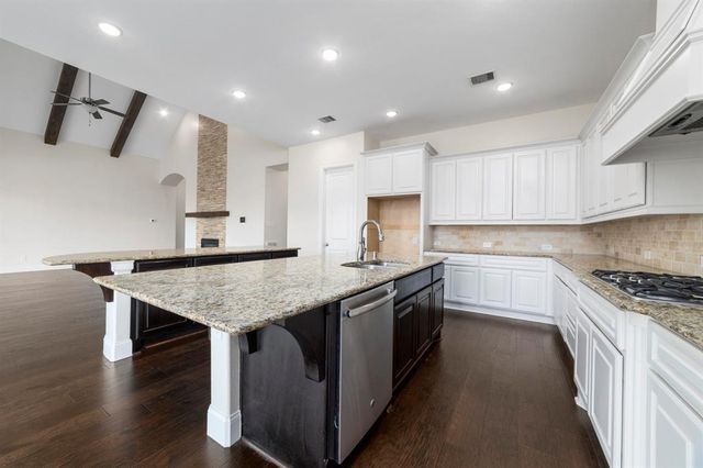 9814 Carver Drive, Iowa Colony, TX 77583