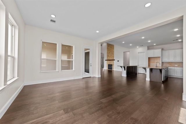 9814 Carver Drive, Iowa Colony, TX 77583