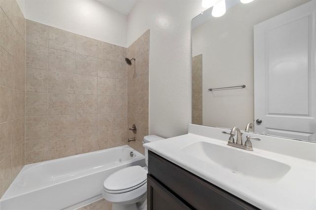 9814 Carver Drive, Iowa Colony, TX 77583