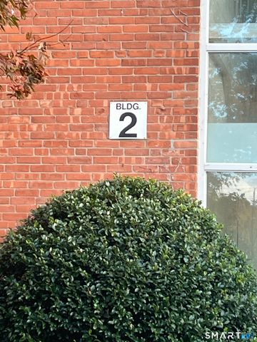 75 Washington Avenue 2-111, Hamden, CT 06518