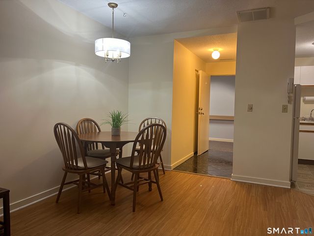 75 Washington Avenue 2-111, Hamden, CT 06518