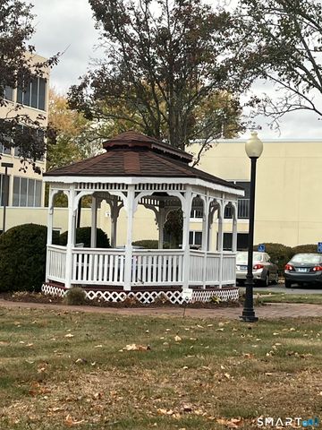 75 Washington Avenue 2-111, Hamden, CT 06518