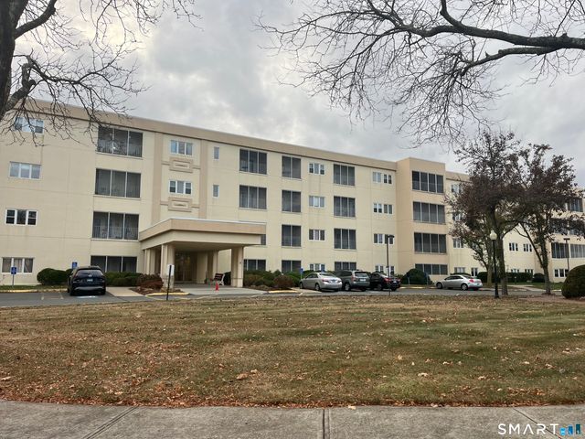 75 Washington Avenue 2-111, Hamden, CT 06518