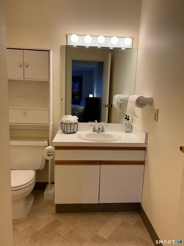 75 Washington Avenue 2-111, Hamden, CT 06518
