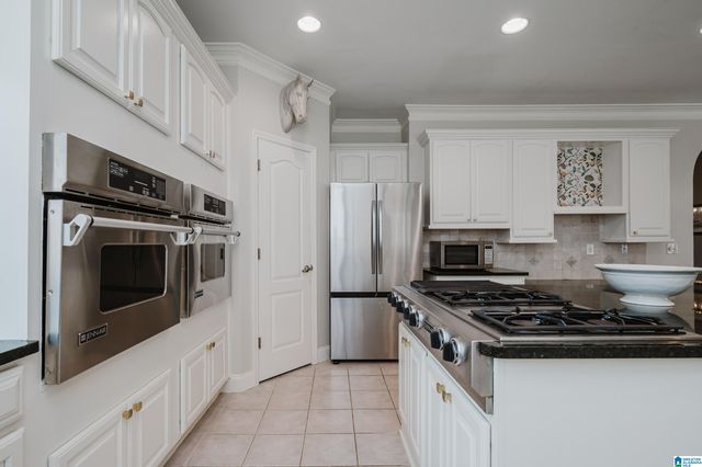 325 GREYSTONE GLEN CIRCLE, Hoover, AL 35242