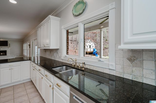 325 GREYSTONE GLEN CIRCLE, Hoover, AL 35242