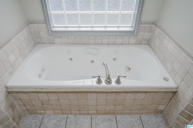 325 GREYSTONE GLEN CIRCLE, Hoover, AL 35242