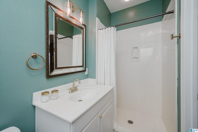 325 GREYSTONE GLEN CIRCLE, Hoover, AL 35242