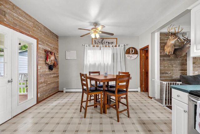 1010 S PEARL STREET, New London, WI 54961