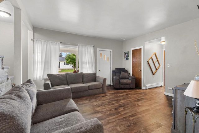 1010 S PEARL STREET, New London, WI 54961