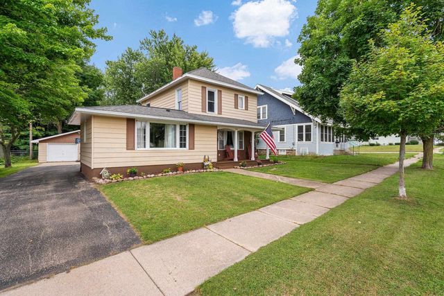 1010 S PEARL STREET, New London, WI 54961