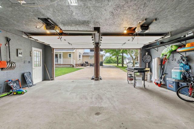 1010 S PEARL STREET, New London, WI 54961