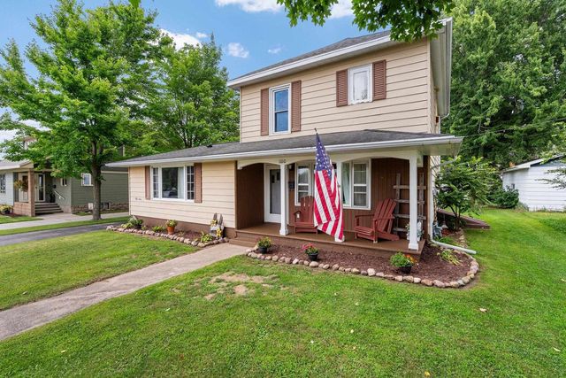 1010 S PEARL STREET, New London, WI 54961