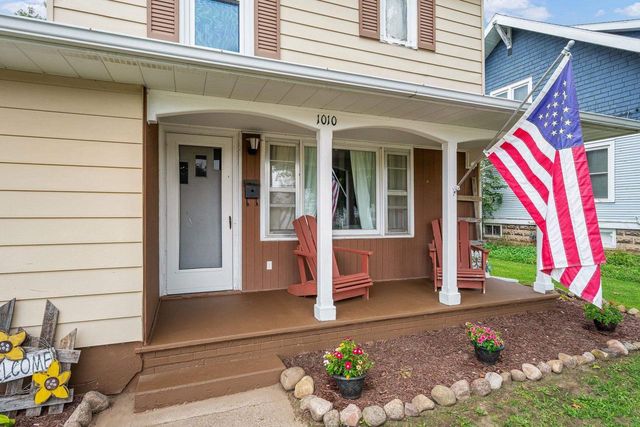 1010 S PEARL STREET, New London, WI 54961