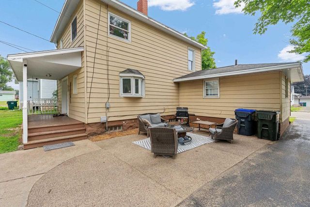 1010 S PEARL STREET, New London, WI 54961