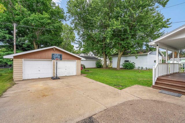 1010 S PEARL STREET, New London, WI 54961