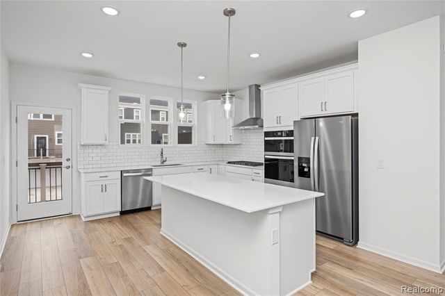 43071 Atwood Avenue, Novi, MI 48375