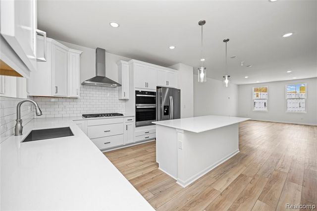 43071 Atwood Avenue, Novi, MI 48375