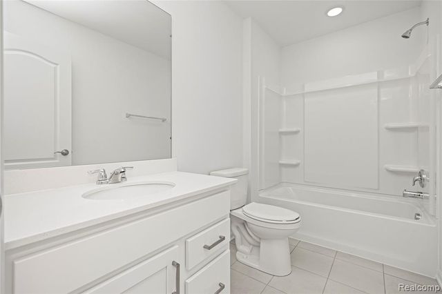 43071 Atwood Avenue, Novi, MI 48375