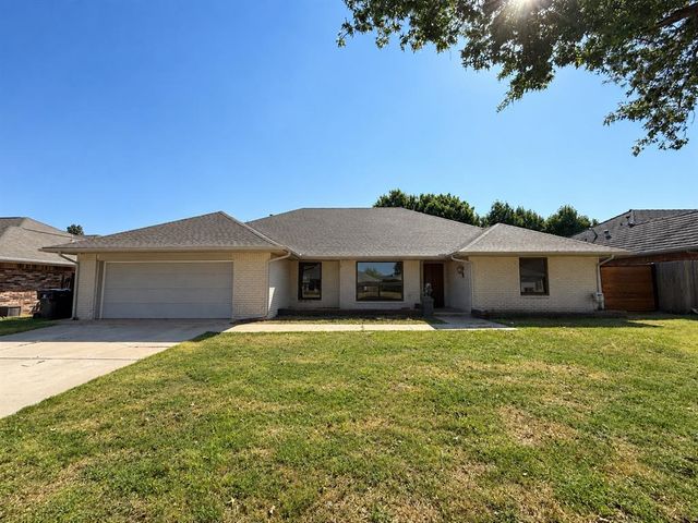 13400 Apple Valley Drive, Oklahoma City, OK 73120