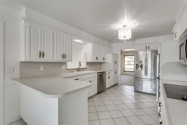 13400 Apple Valley Drive, Oklahoma City, OK 73120