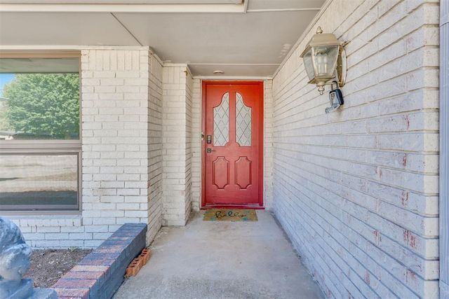 13400 Apple Valley Drive, Oklahoma City, OK 73120