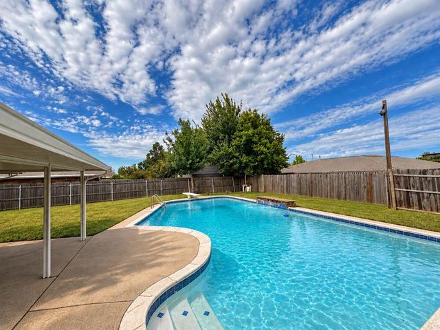 13400 Apple Valley Drive, Oklahoma City, OK 73120